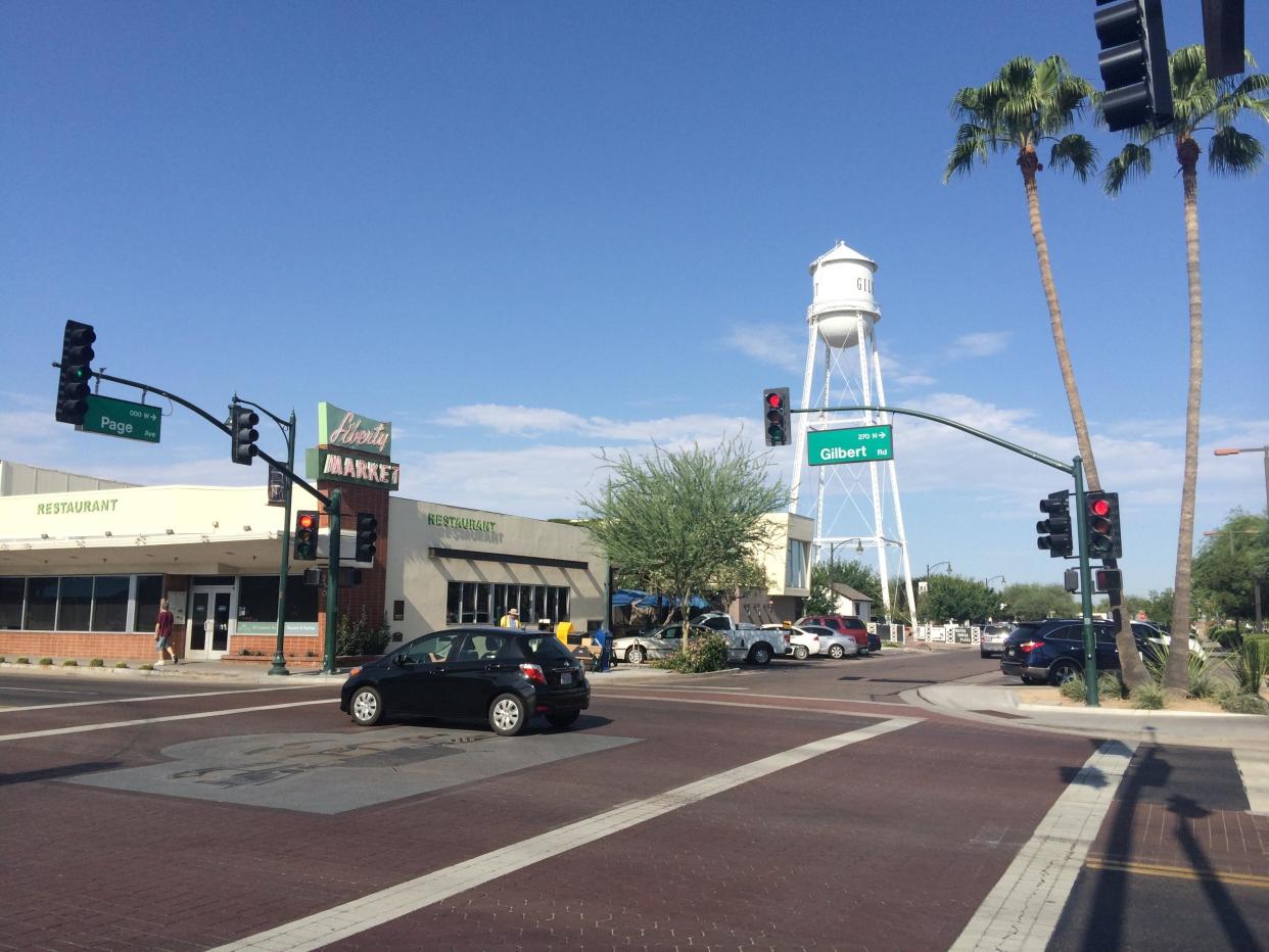 Bill Spence and Bobbi Buchli will be on the Gilbert Town Council ballot in November.