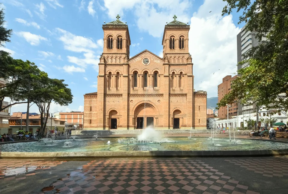 Fachada de la Catedral Metropolitana y la Basílica de la Inmaculada Concepción (