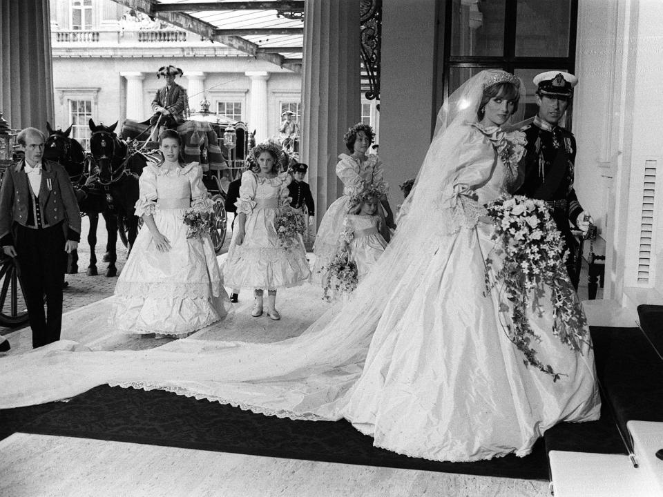 princess diana enters the church on her wedding day