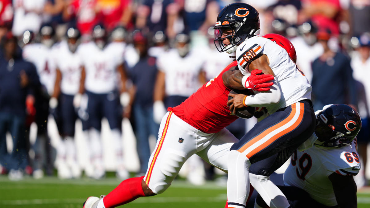 Answer to Bears' offensive struggles hidden in plain sight on Vikings'  sideline – NBC Sports Chicago