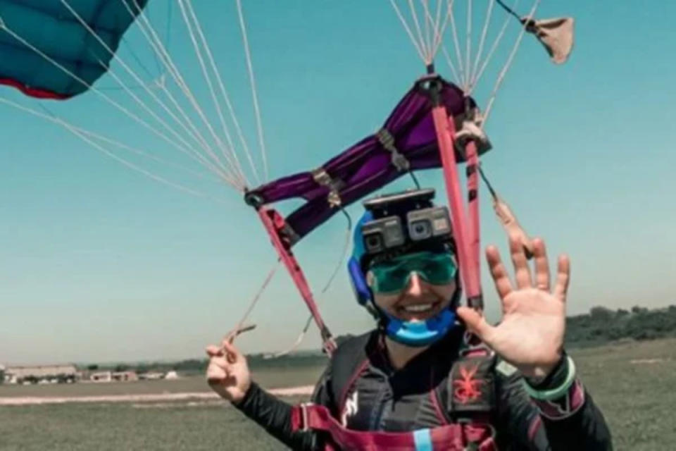 Bruna Ploner tinha 33 anos e era paraquedista do Ex&#xe9;rcito. Foto: Reprodu&#xe7;&#xe3;o/ Instagram @brunaploner. 