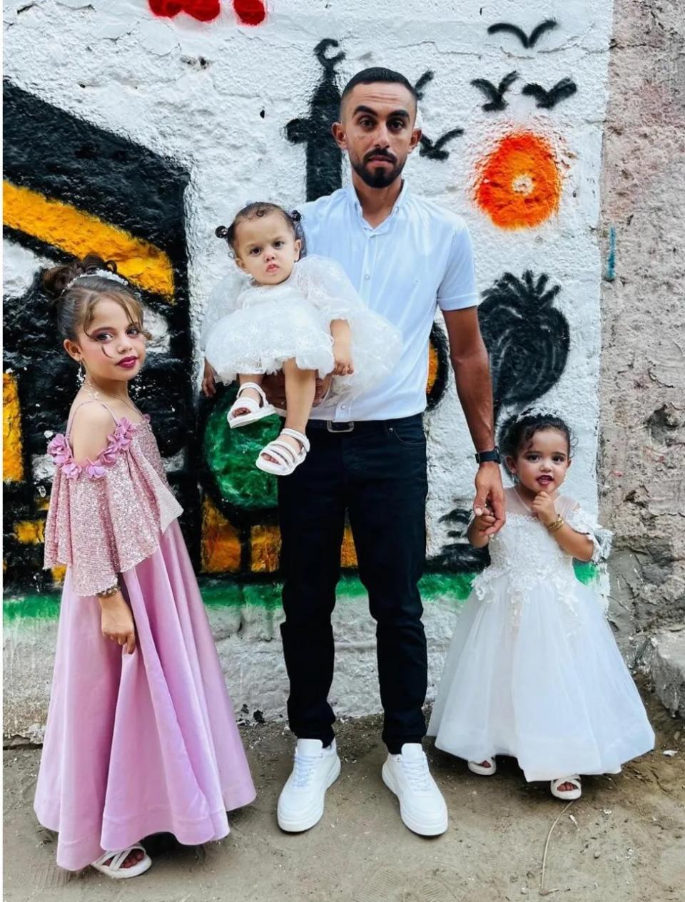 巴勒斯坦男子古費里的3個女兒和妻子都在空襲中喪生。翻攝英國廣播公司