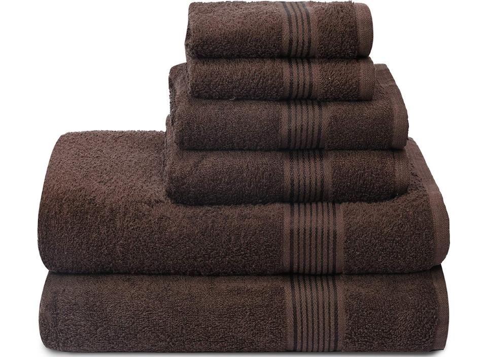 This set of bath towels, hand towels and washcloths is the ideal upgrade for any fall-inspired restroom. (Source: Amazon)