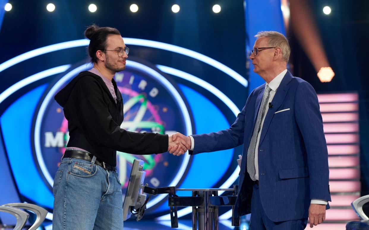 Kandidat Stefan Severin (links) war bei Günther Jauch nur ein kurzes Gastspiel vergönnt. (Bild: RTL / Guido Engels)