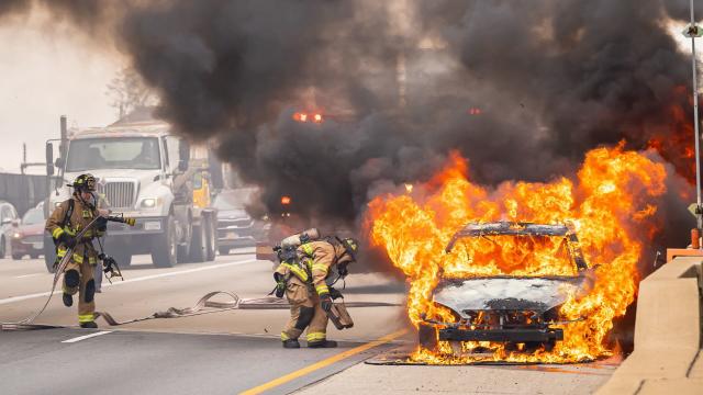 Firefighters warn leaving bottled water in your car could start a fire