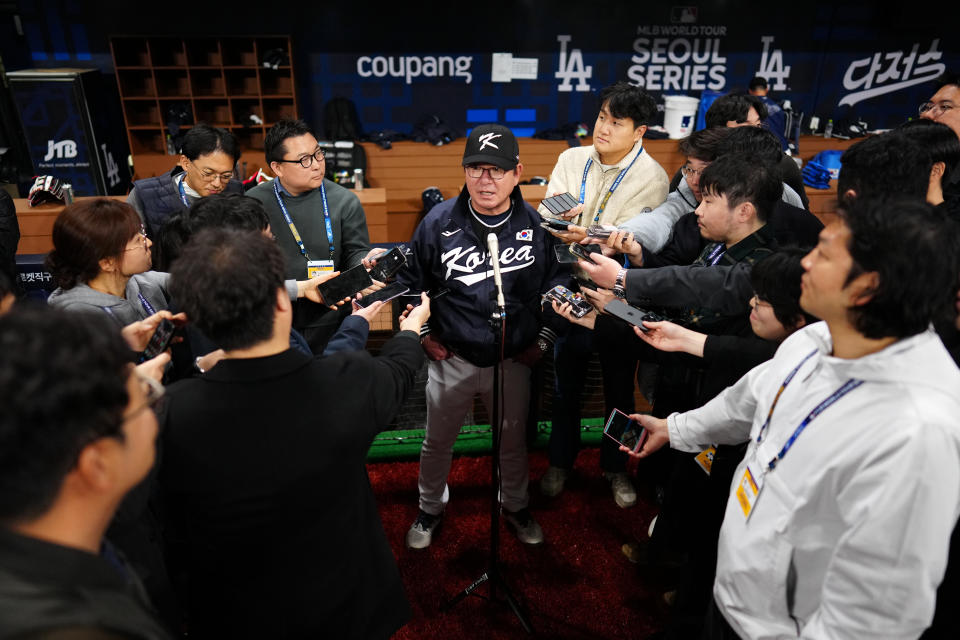 韓國隊總教練柳仲逸相當滿意投手表現。 (Photo by Daniel Shirey/MLB Photos via Getty Images)