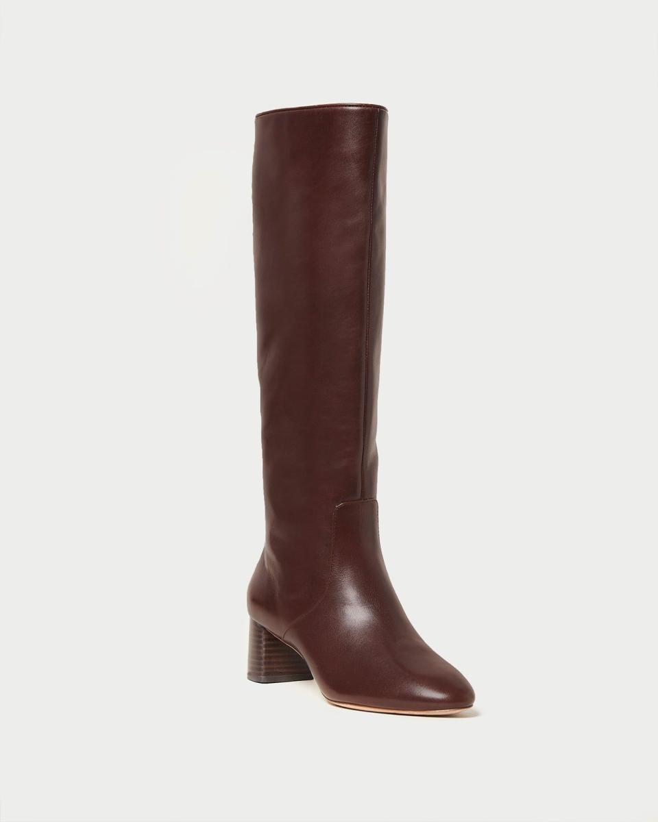 <p><a href="https://go.redirectingat.com?id=74968X1596630&url=https%3A%2F%2Floefflerrandall.com%2Fcollections%2Fboots%2Fproducts%2Fgia-espresso-tall-boot&sref=https%3A%2F%2Fwww.townandcountrymag.com%2Fstyle%2Ffashion-trends%2Fg45863308%2Fthe-weekly-covet-november-17-2023%2F" rel="nofollow noopener" target="_blank" data-ylk="slk:Shop Now;elm:context_link;itc:0;sec:content-canvas" class="link ">Shop Now</a></p><p>Loeffler Randall Gia Tall Boot</p><p>loefflerrandall.com</p><p>$695.00</p>