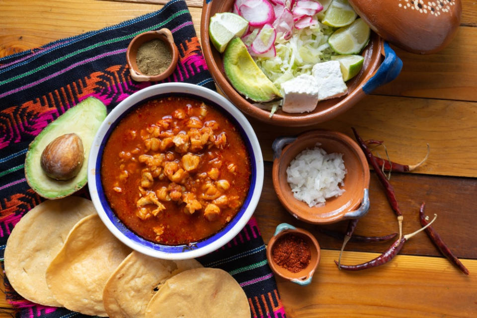 Pozole rojo estilo jalisco