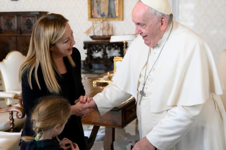 Giorgia Meloni con el papa Francisco, en el Vaticano (Archivo)