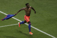 Colombia's Duvan Zapata celebrates scoring his side's second goal during a Copa America Group B soccer match against Argentina at the Arena Fonte Nova in Salvador, Brazil, Saturday, June 15, 2019. COlmbia won the match 2-0. (AP Photo/Eraldo Peres)