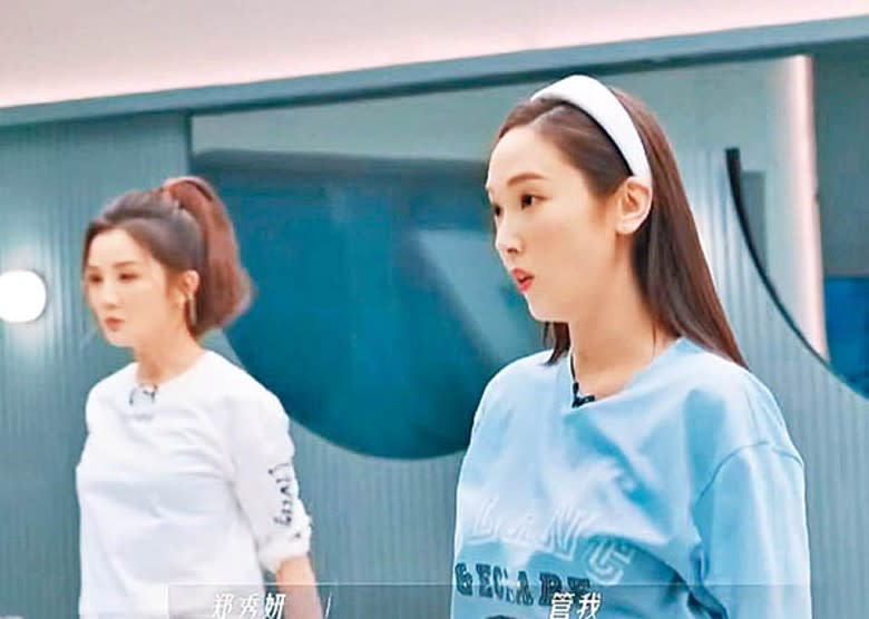 Jessica（右）教組員阿Sa跳舞，盡顯團魂。