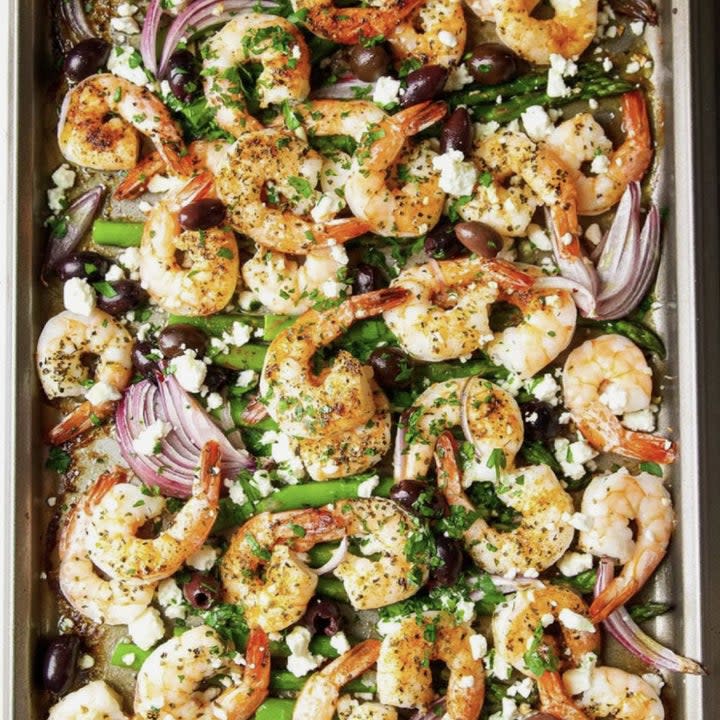 When I tell you that this recipe takes 15 mins start to finish.... I mean it: 15 minutes. I loved cooking shrimp on the sheet pan because in my house its easy for me to get distracted handling my kids while I'm cooking. No one likes overcooked seafood and the hands-off approach was the perfect remedy. I usually serve this over couscous, but can certainly be a meal all on its own! Recipe: Sheet Pan Mediterranean Shrimp