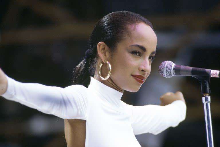 Sade en el concierto de Live Aid, en Londres, en 1985