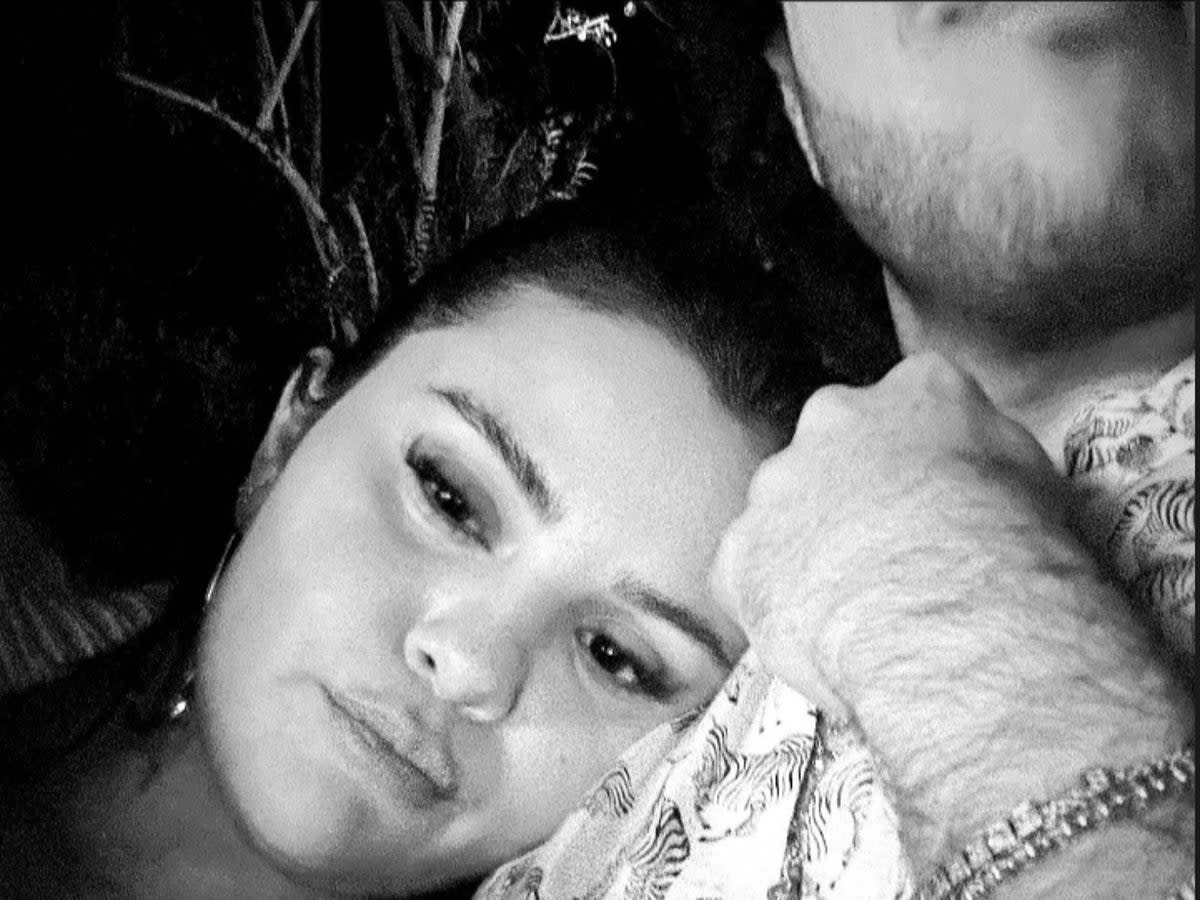 Selena Gomez posts selfie with Benny Blanco to her Instagram story (@selenagomez on Instagram)