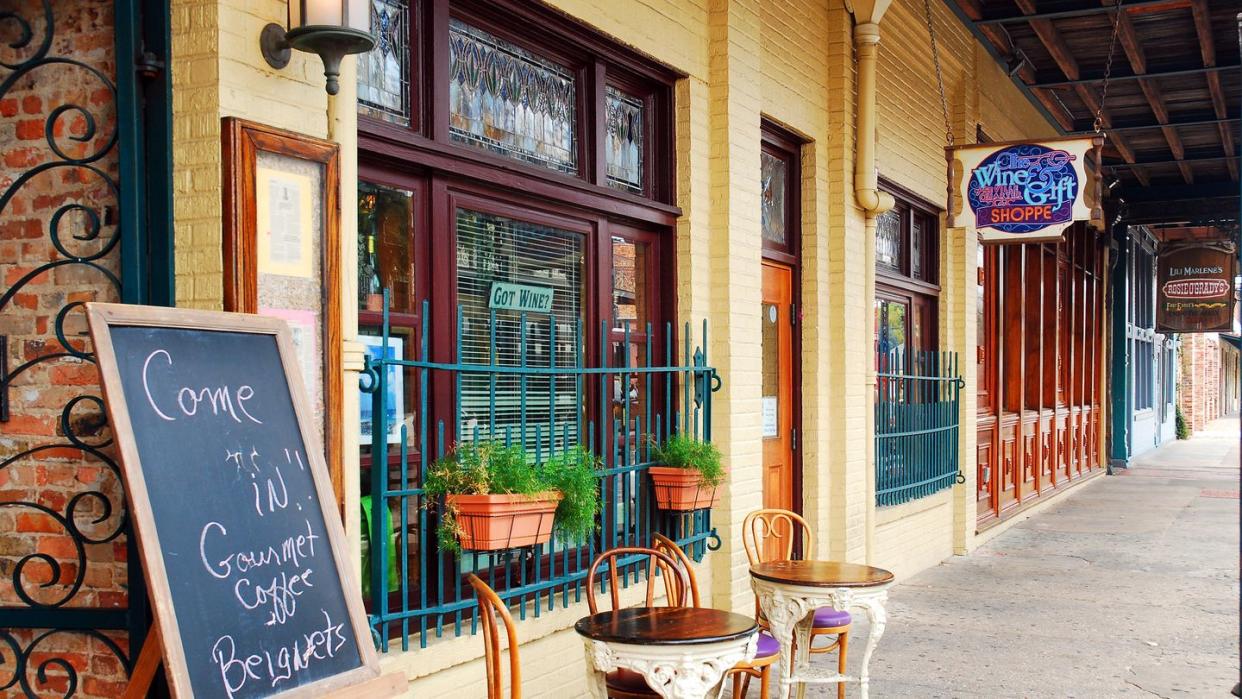 a cafe in the historic seville district in pensacola