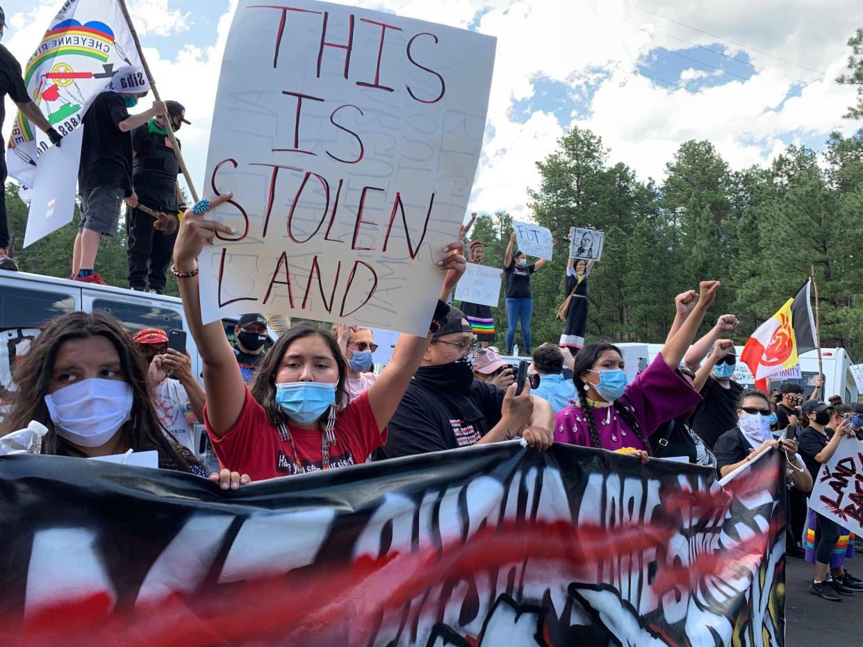 protests mount rushmore