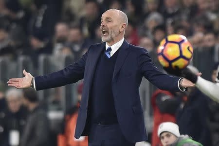 Football Soccer - Juventus v Inter Milan - Italian Serie A - Juventus stadium,Turin, Italy - 05/02/17 - Inter Milan's coach Stefano Pioli during the match against Juventus. REUTERS/Giorgio Perottino