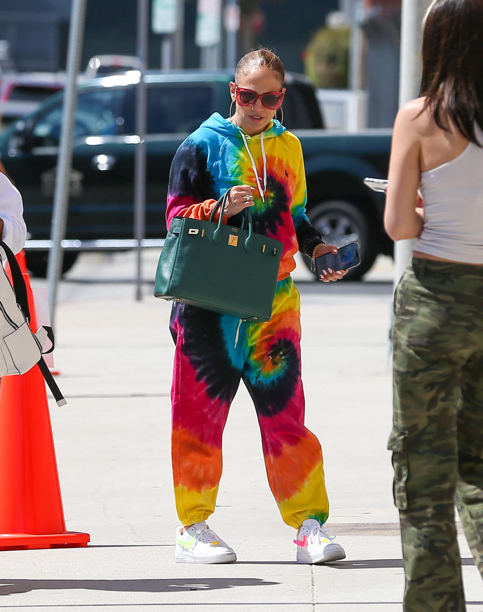 j lo street style tie dye