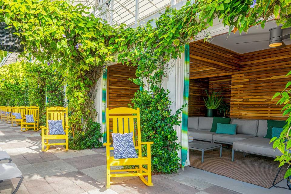 Kimpton Surfcomber Hotel, The Vines Walkway, Miami Beach, Florida