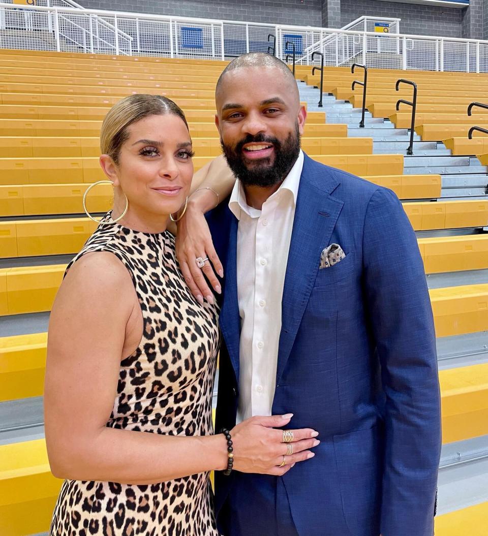 Robyn Dixon, Juan Dixon