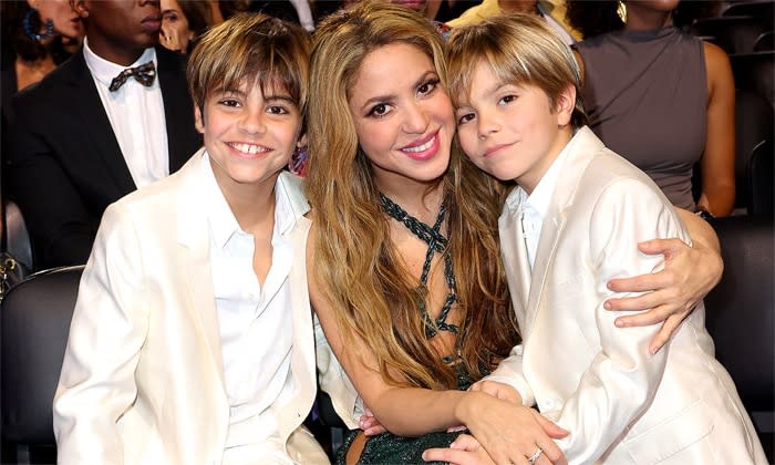 Shakira con sus dos niños