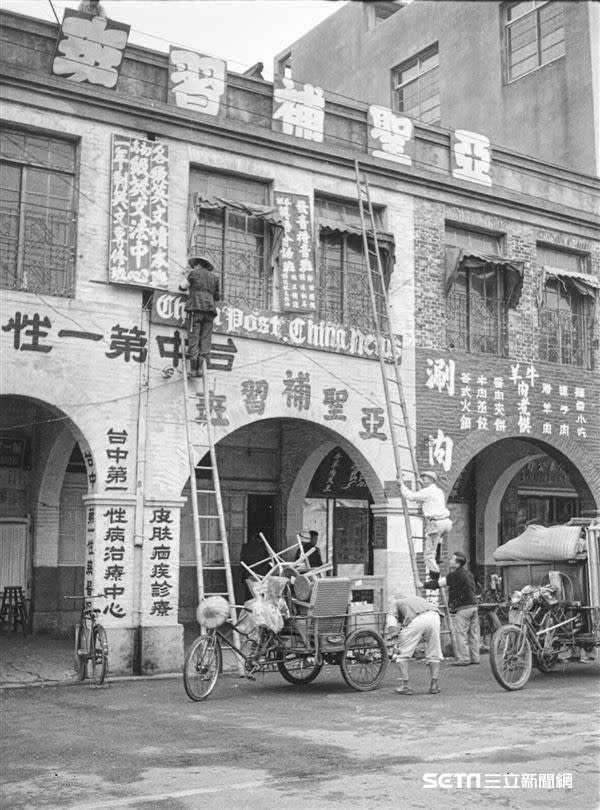台中第一性病醫院1961年9月19日於「宮原眼科」原址開業，旁邊還有其它店家，包括補習班、車行等。（圖／余如季攝）