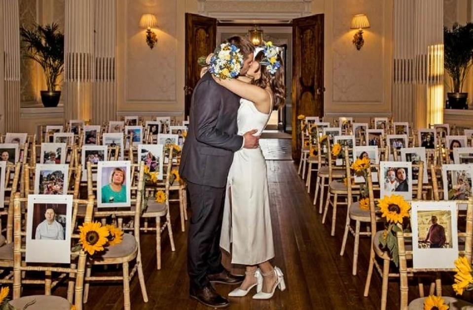 Marija E Vitalij sposi fra le foto dei parenti rimasti in Ucraina