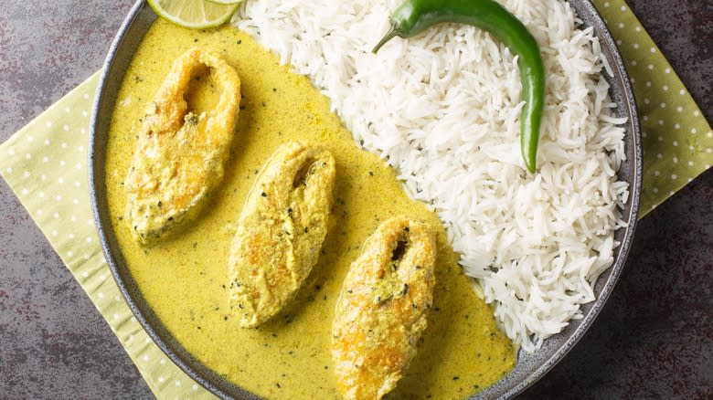 Bengali machh kasundi with rice 