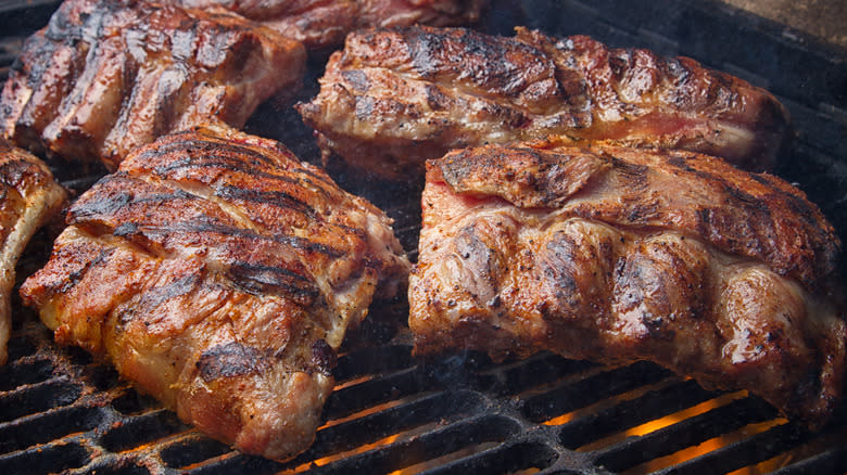 ribs on grill char 