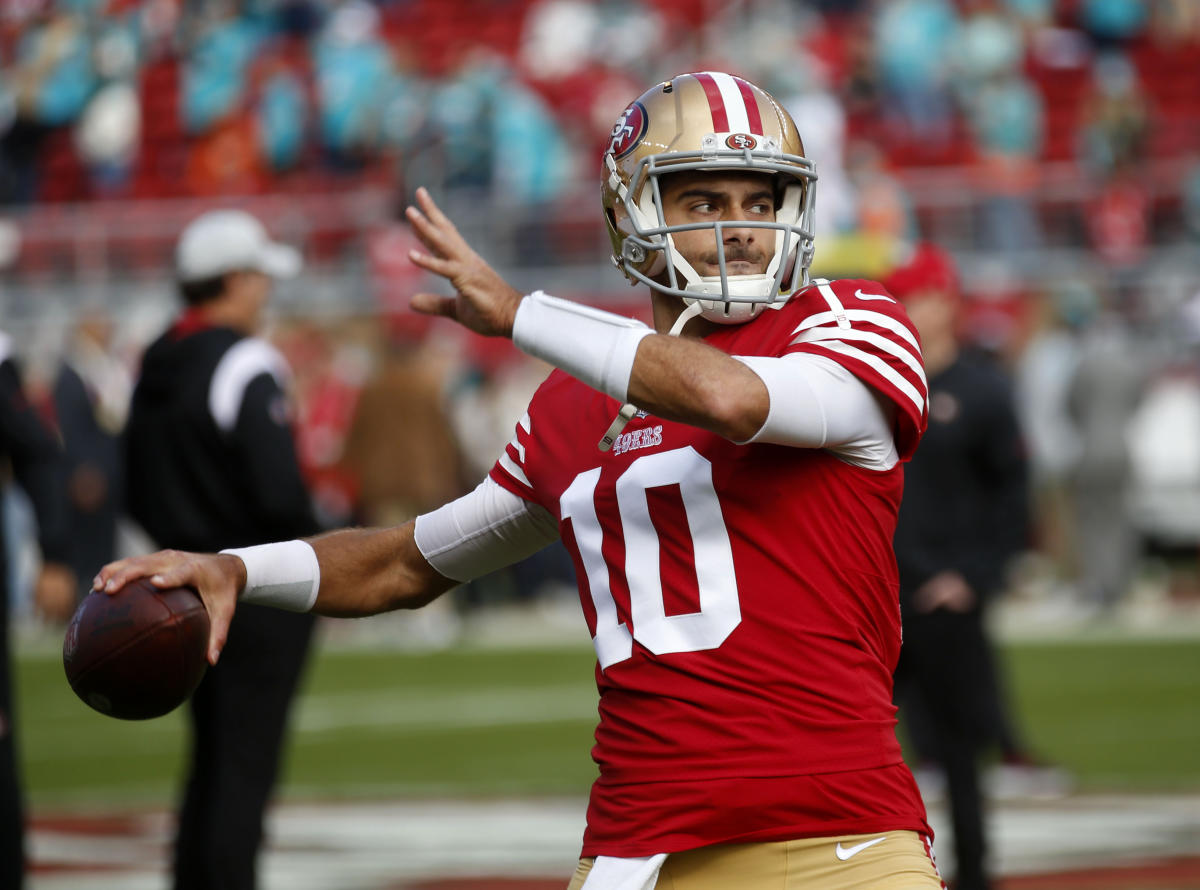 49ers QB Jimmy Garoppolo لن يحتاج إلى جراحة في القدم ويمكن أن يعود في غضون 7-8 أسابيع