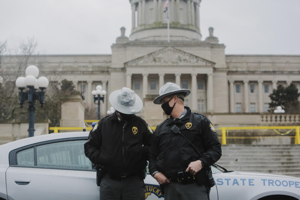 Kentucky state police officers 