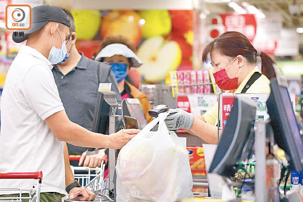 若以電子渠道登記，有望暑假內取得首期電子消費券款項。