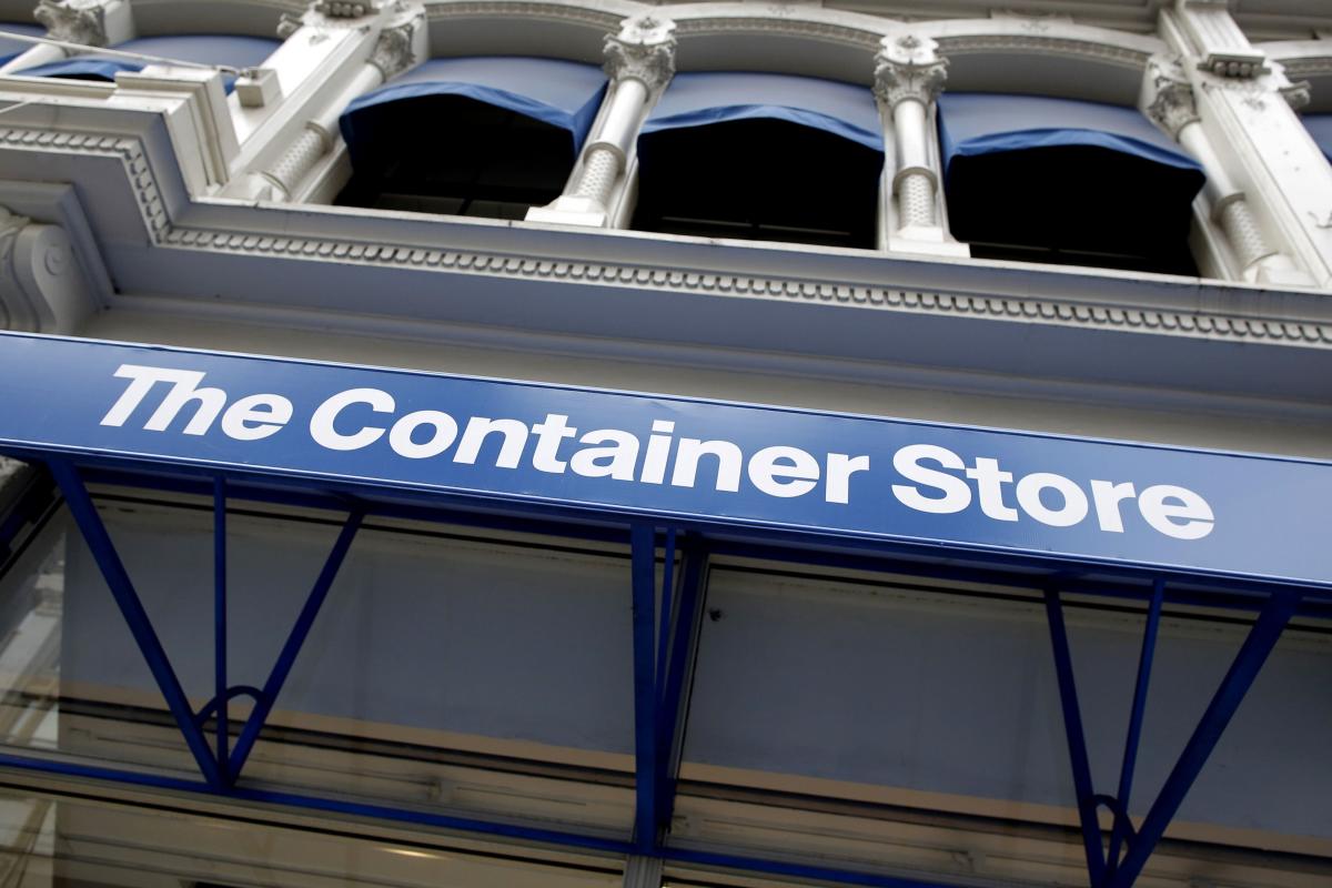 2013 11 01T185036Z 1689641260 GM1E9B207MZ01 RTRMADP 3 CONTAINERSTORE IPO.JPG