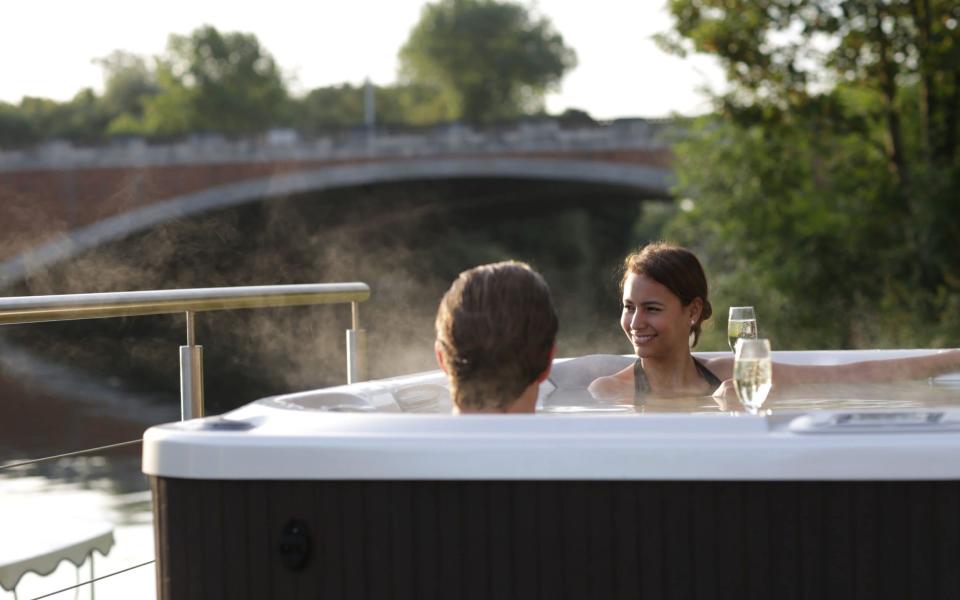 The Runnymede has a marble eucalyptus steam room, infrared and pine saunas and an outdoor hot tub on the riverbank - The Runnymede