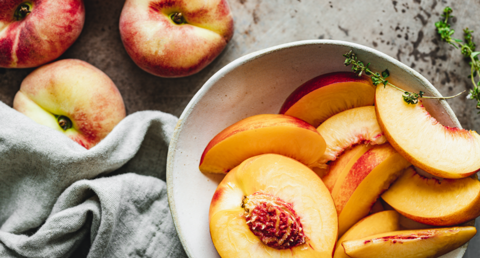 Cut peaches.