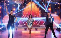 RTL bittet erneut zum Tanz! Deutschlands unangefochten beliebteste Tanzshow startet am Freitag, 5. März, 20.15 Uhr, in eine neue Runde. Die versammelte Jury, bestehend aus Jorge González (links), Motsi Mabuse und Joachim Llambi, könnte sich bestimmt noch an alle "Let's Dance"-Gewinner aus dreizehn vorangegangenen Staffeln erinnern. Sie auch? Testen Sie sich in der Bilderstrecke! (Bild: TVNOW / Stefan Gregorowius)