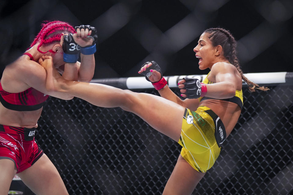Jun 24, 2023; Jacksonville, Florida, USA; Tabatha Ricci (red gloves) fights Gillian Robertson (blue gloves) in a women strawweight bout during UFC Fight Night at VyStar Veterans Memorial Arena. Mandatory Credit: David Yeazell-USA TODAY Sports