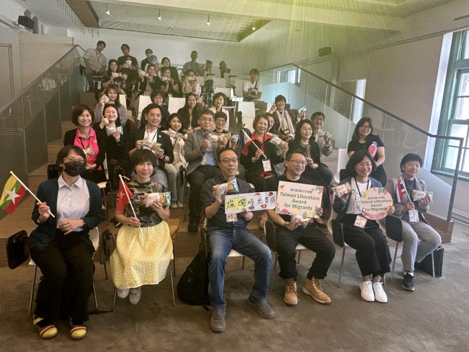 第9屆移民工文學獎徵件開跑記者會今天(5日)在台灣博物館鐵道部園區演講廳舉行。(趙婉淳 攝)