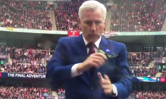 <p>When Crystal Palace took the lead in the 2016 FA Cup Final against Manchester United, Palace boss Pardew started dancing like a dad at a family wedding. </p>