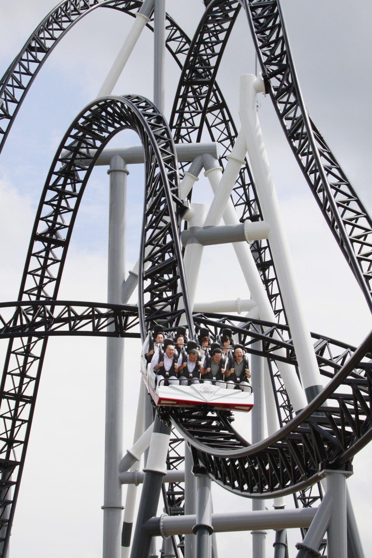 Worlds Fastest Accelerating Roller Coaster Shuts Down After Reported Bone Fractures 