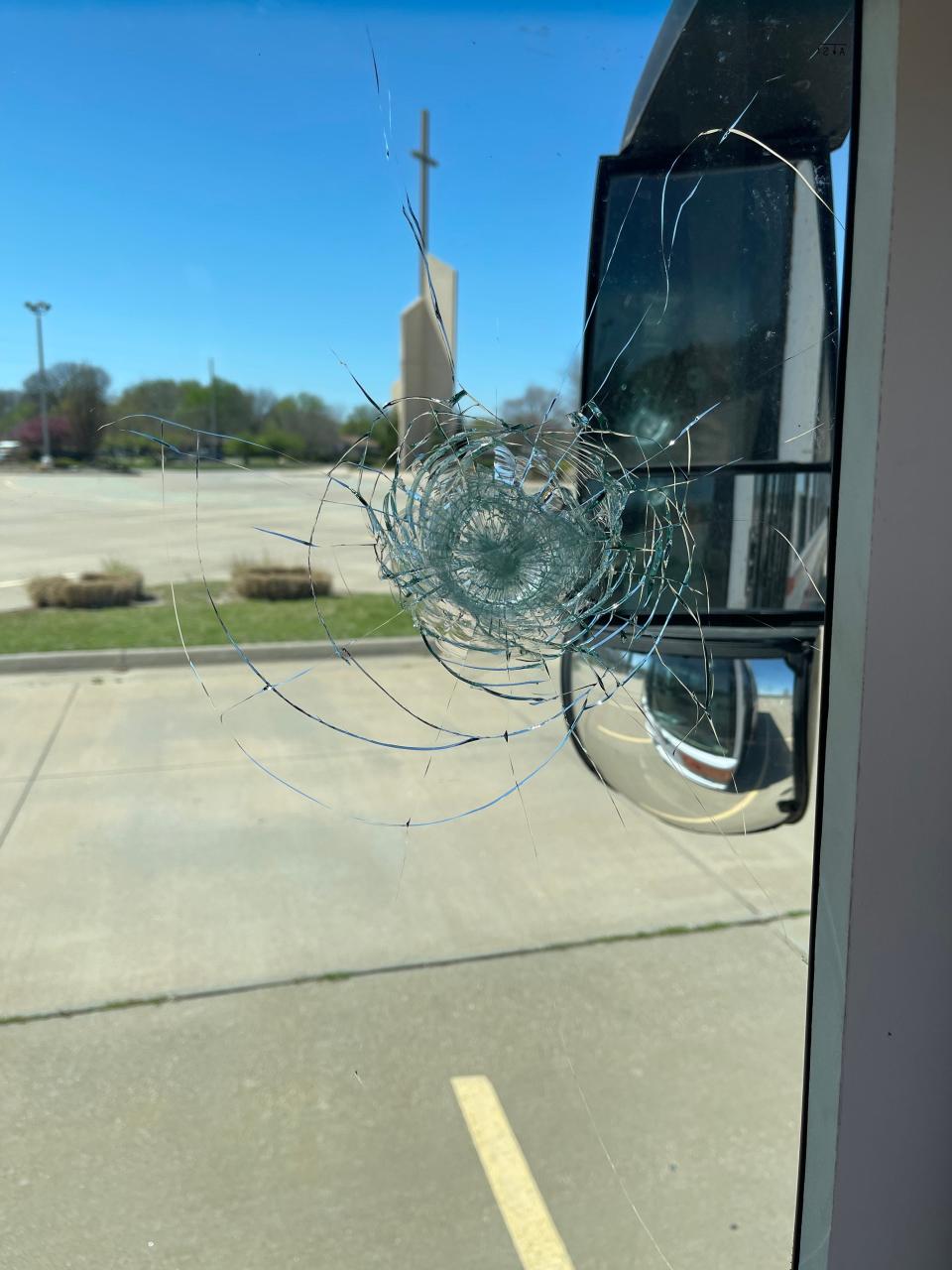 crack in windshield from a rock