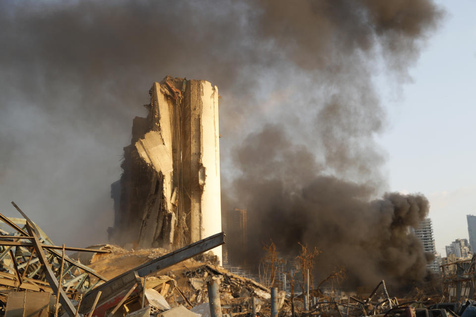 Le foto di Beirut devastata dalle deflagrazioni che hanno causato la morte di centinaia di persone (AP Photo/Hussein Malla)