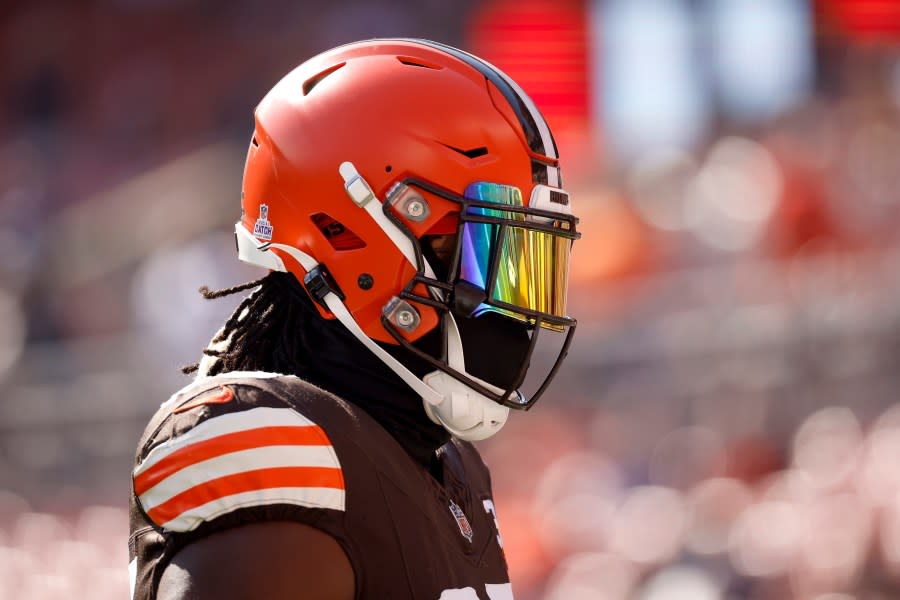 Cleveland Browns tight end David Njoku (85) warms up prior to the start of an NFL football game against the Baltimore Ravens, Sunday, Oct. 1, 2023, in Cleveland. (AP Photo/Kirk Irwin)