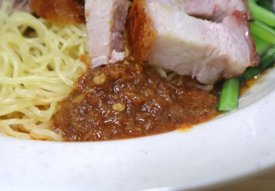 fei fei roasted noodle - sambal closeup