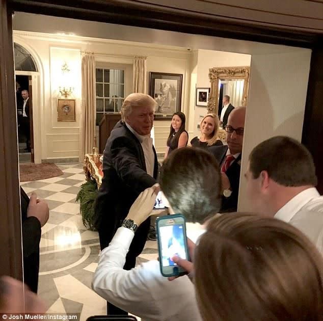 Donald Trump crashes another wedding at his New Jersey gold club. Photo: Twitter