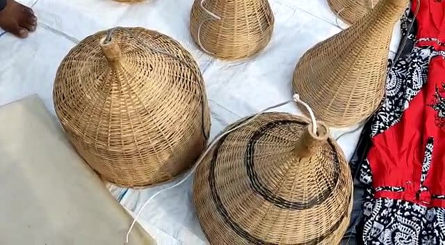 <div class="paragraphs"><p>Home-made decor made of bamboo.</p></div>