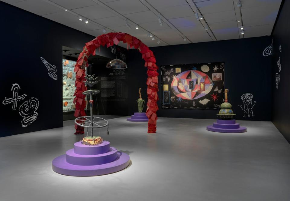 Leo Robinson: DREAM–BRIDGE–OMNIGLYPH, installation view, 2023 (Photo: Marcus Leith)