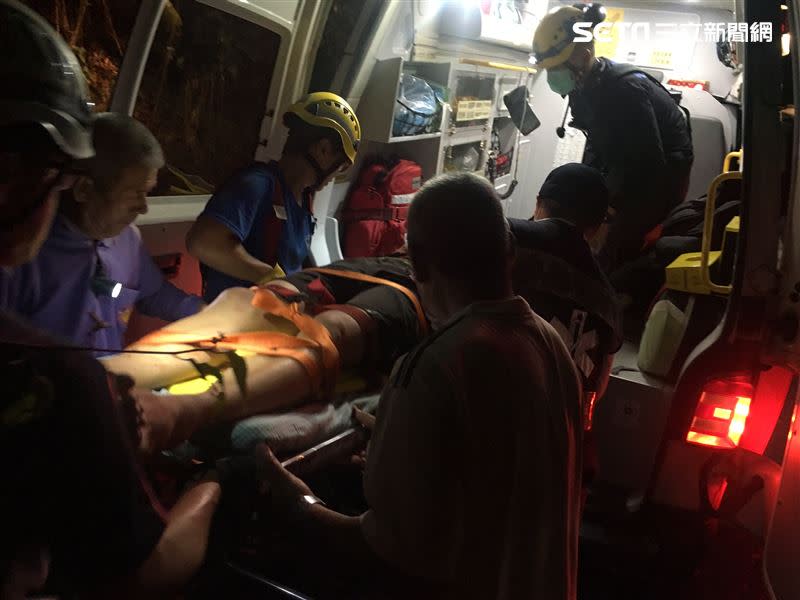 駕駛被送往旗山醫院救治，目前暫無大礙。