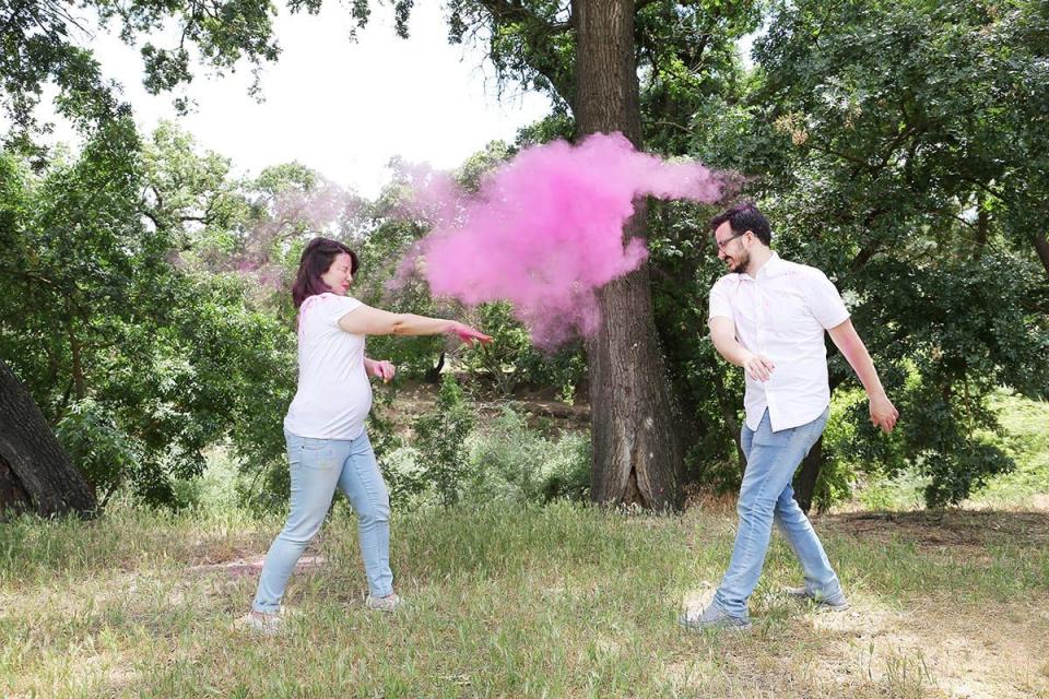 <p>Color fight powder makes for unforgettable gender reveal photos! This easy DIY project calls for household items like cornstarch, food coloring gel, oven baking sheets, and a food processor.</p><p><strong>Get the tutorial at <a href="https://lovelyindeed.com/baby-gender-reveal-make-color-fight-powder/" rel="nofollow noopener" target="_blank" data-ylk="slk:Lovely Indeed;elm:context_link;itc:0;sec:content-canvas" class="link ">Lovely Indeed</a>.</strong></p><p><a class="link " href="https://www.amazon.com/Wilton-Icing-Colors-12-Count-Gel-Based/dp/B0000CFN0Y/ref=sr_1_1_sspa?keywords=food+coloring+gel&qid=1572981145&sr=8-1-spons&psc=1&spLa=ZW5jcnlwdGVkUXVhbGlmaWVyPUExUU1OS1NVMU5NMlFIJmVuY3J5cHRlZElkPUEwMDc3NjE5UE9JSUpIUUw3RTA3JmVuY3J5cHRlZEFkSWQ9QTA5MjA5ODExTUtWVlgzSkJVSDJMJndpZGdldE5hbWU9c3BfYXRmJmFjdGlvbj1jbGlja1JlZGlyZWN0JmRvTm90TG9nQ2xpY2s9dHJ1ZQ%3D%3D&tag=syn-yahoo-20&ascsubtag=%5Bartid%7C10050.g.30900240%5Bsrc%7Cyahoo-us" rel="nofollow noopener" target="_blank" data-ylk="slk:SHOP FOOD COLORING GEL;elm:context_link;itc:0;sec:content-canvas">SHOP FOOD COLORING GEL</a></p>