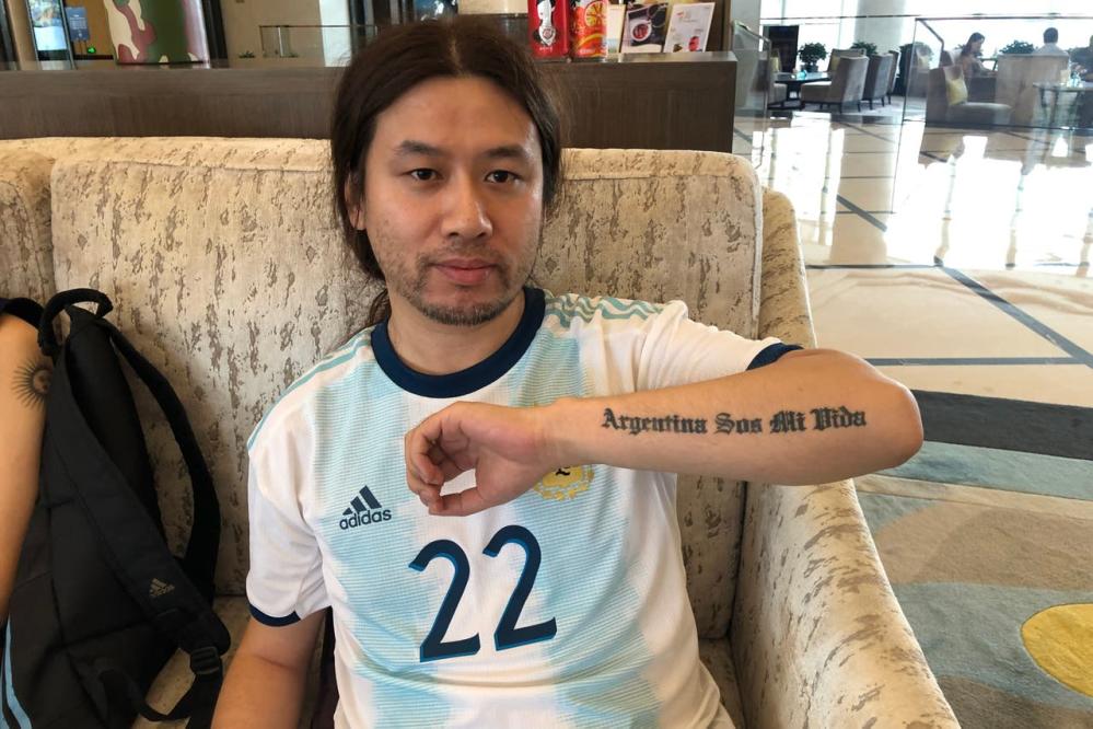 Mundial de básquet. Tatuajes de Tevez, Batistuta, Maradona y mate para los  fanáticos chinos